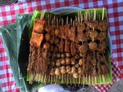 (tidak ada nama karena pedagang keliling)